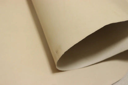 ds35円！[ナチュラル]クラフトの定番 バングラディシュレザー 牛革 ヌメ革 素上げ 163ds