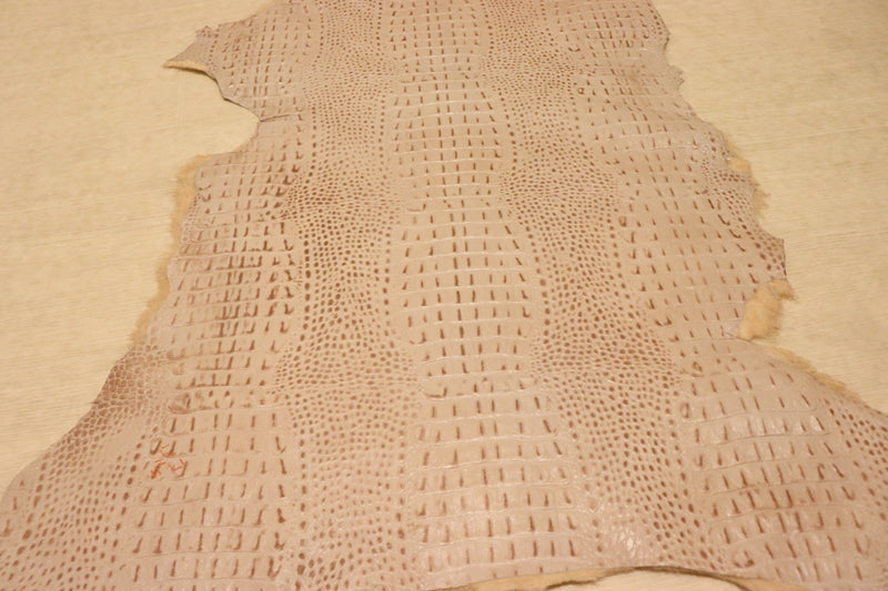 ds40円！[オフホワイト]新入荷 イタリアンレザー ヤギ革 クロム革 毛皮 Wフェイス 52ds