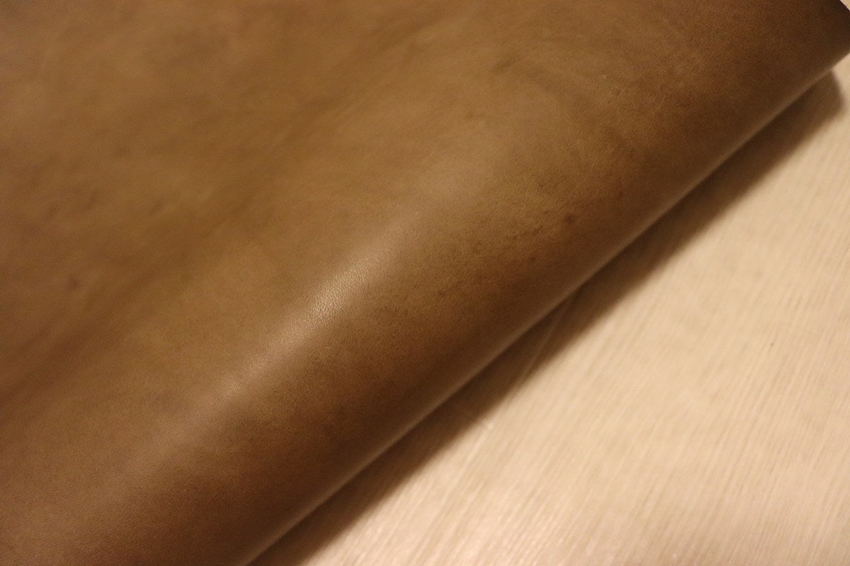 ds53円！[オリーブブラウン]クラフトの定番 ベリー イタリアンレザー 牛革 ヌメ革 スムース加工 ピットなめし 102ds