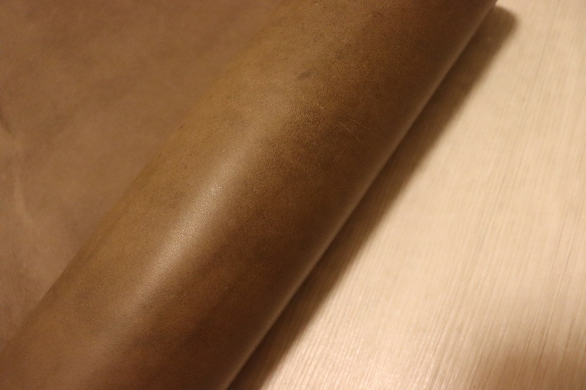 ds53円！[オリーブブラウン]クラフトの定番 ベリー イタリアンレザー 牛革 ヌメ革 スムース加工 ピットなめし 102ds