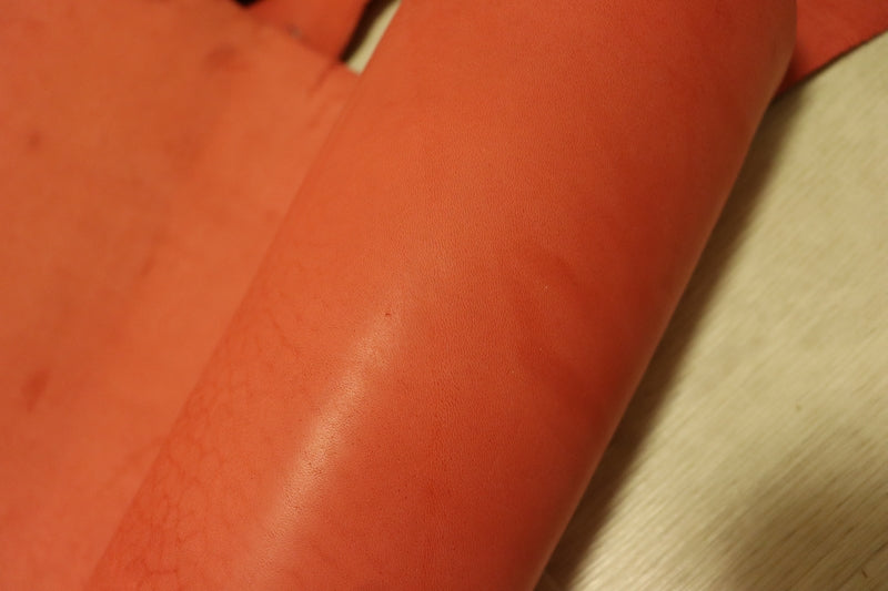 ds55円！[レッド]新入荷 ベリー イタリアンレザー 牛革 ヌメ革 スムース加工 ピットなめし 67ds