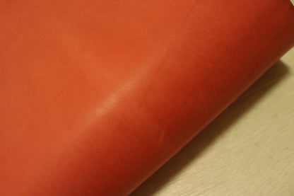 ds55円！[レッド]クラフトの定番 ベリー イタリアンレザー 牛革 ヌメ革 アニリン仕上げ 78ds