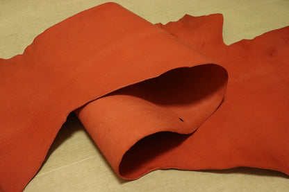 ds55円！[レッド]クラフトの定番 ベリー イタリアンレザー 牛革 ヌメ革 アニリン仕上げ 78ds