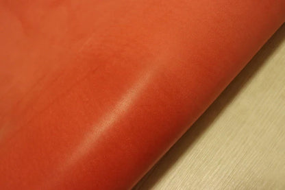 ds55円！[レッド]新入荷 ベリー イタリアンレザー 牛革 ヌメ革 スムース加工 ピットなめし 81ds