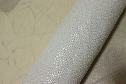 ds60円！[オフホワイト]新入荷 イタリアンレザー 牛革 ヌメ革 ショルダー メッシュ型押し 100ds