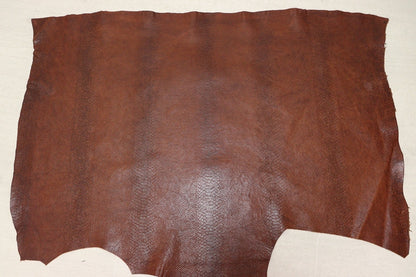 ds70円！[レッドブラウン]クラフトの定番 イタリアンレザー 牛革 ヌメ革 ショルダー スネーク型押し 104ds