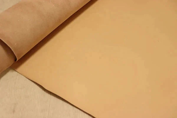 91②☆牛タンローヌメ ナチュラル 60ds 約2.1㎜☆格安 牛タンロー （牛ヌメ革ナチュラル） | レザークラフト・ドット