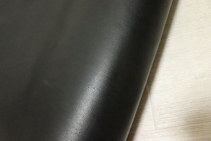 ds72円！[ブラック]新入荷 イタリアンレザー 牛革 ヌメ革 ショルダー スムース加工 Wショルダー 135ds