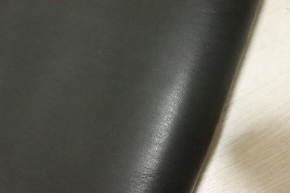 ds72円！[ブラック]新入荷 イタリアンレザー 牛革 ヌメ革 ショルダー スムース加工 Wショルダー 145ds