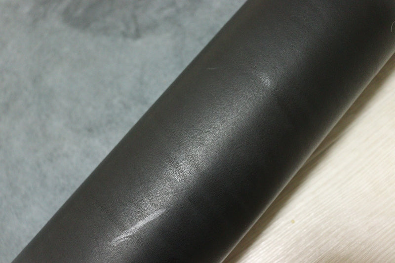 ds75円！[ブラック]新入荷 イタリアンレザー 牛革 ヌメ革 ショルダー スムース加工 Wショルダー 170ds