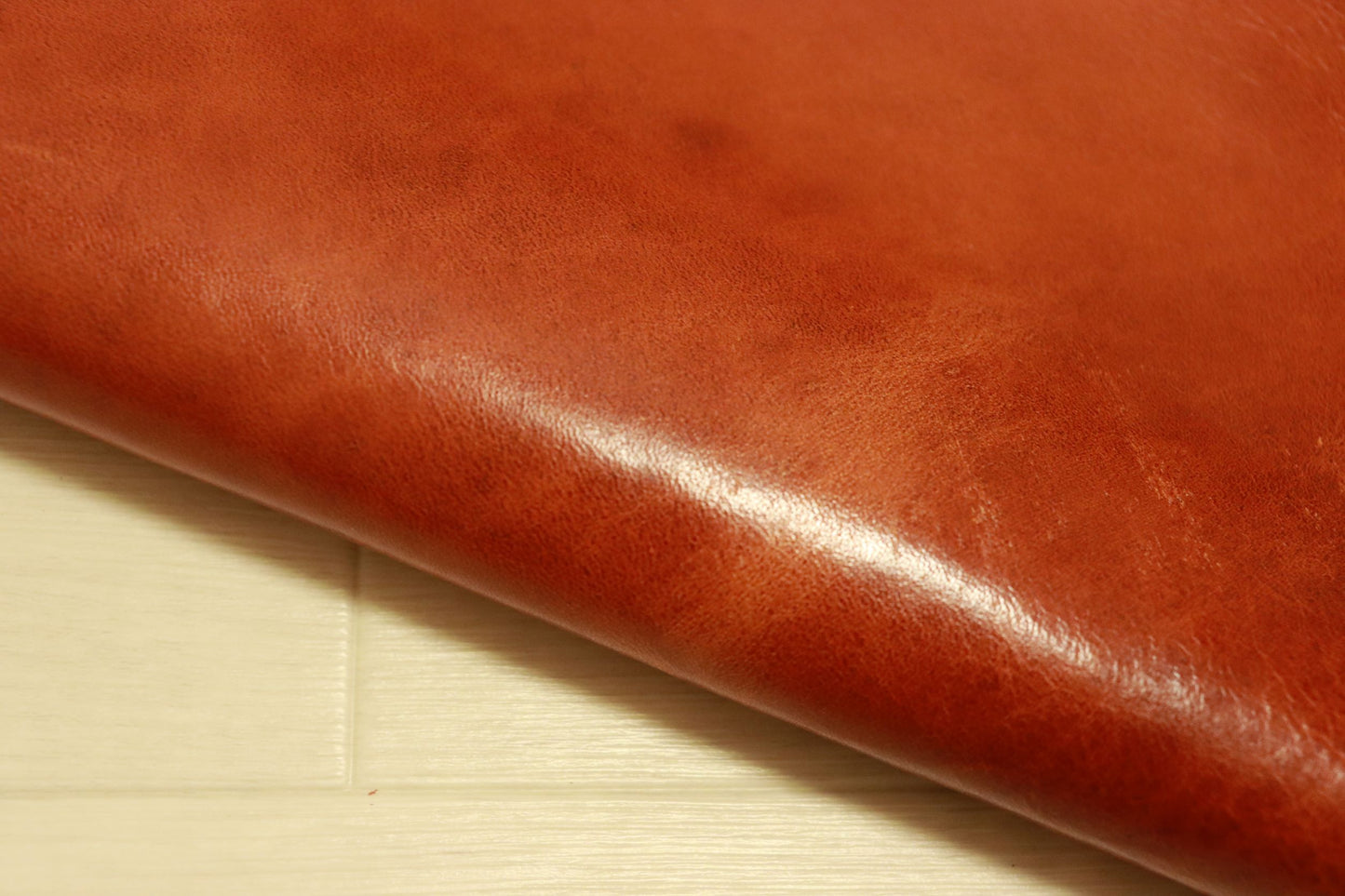 ds38円！新入荷！イタリアンレザー　レッドブラウン　スムース加工　オイルワックス　245ds