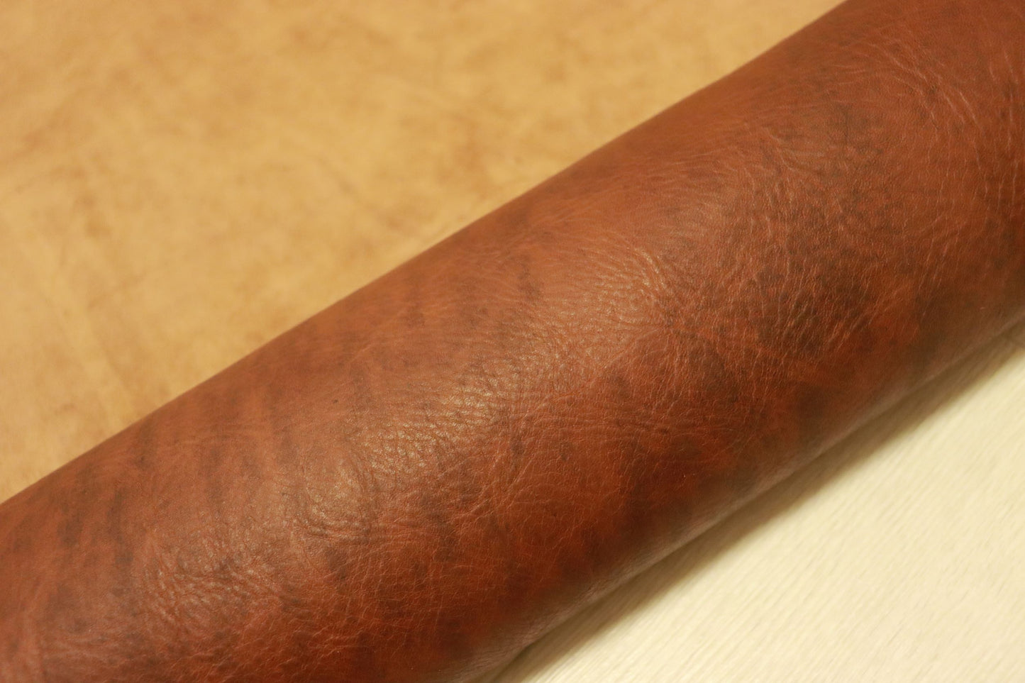 ds75円！新入荷！上質！オイルヌメ　ムラ染加工　チョコブラウン　ショルダー　147ds