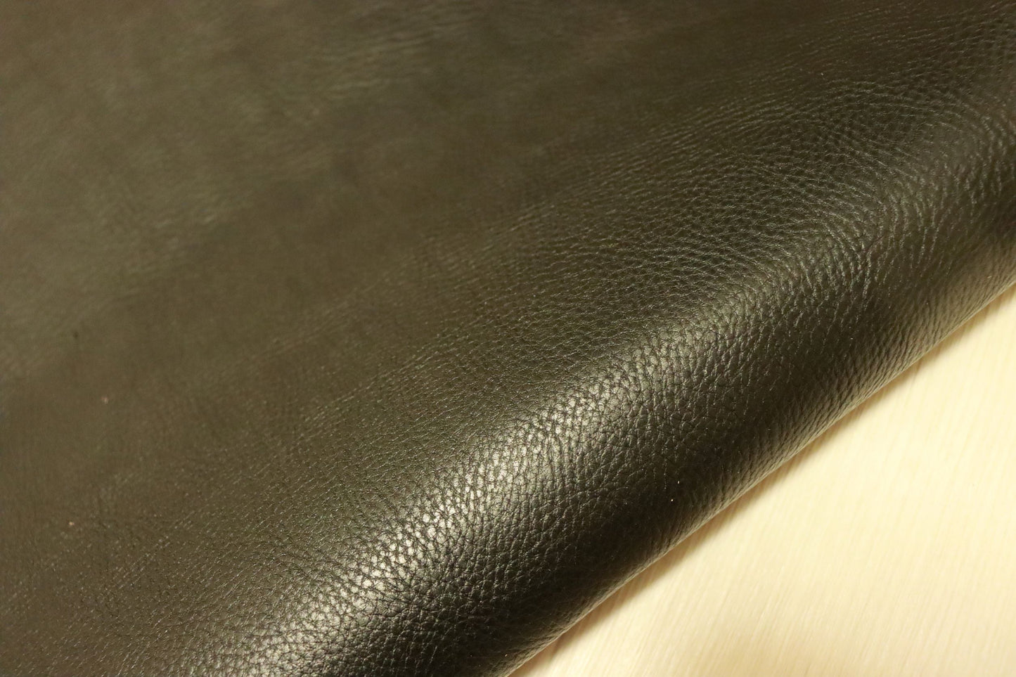 ds75円！新入荷！上質！オイルヌメ　ダコタ　ショルダー　ブラック　100ds