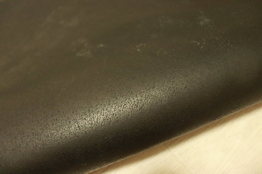 ds18円！[ブラック]新入荷インポートレザー 牛革 ヌメ革 ブライドル床 125ds