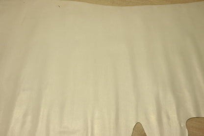 ds25円！[パールホワイト]新入荷 国産 牛革 姫路レザー クロム革 角シボ型押し 240ds