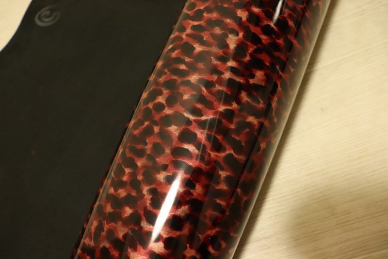 ds35円！[ワインレッド]新入荷 イタリアンレザー ヤギ革 クロム革 ヒョウ柄プリント エナメル 53ds